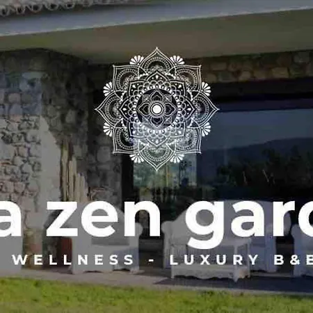 Vila Elegant In The Heart Of Frabotto Mannesi Shared Pool *